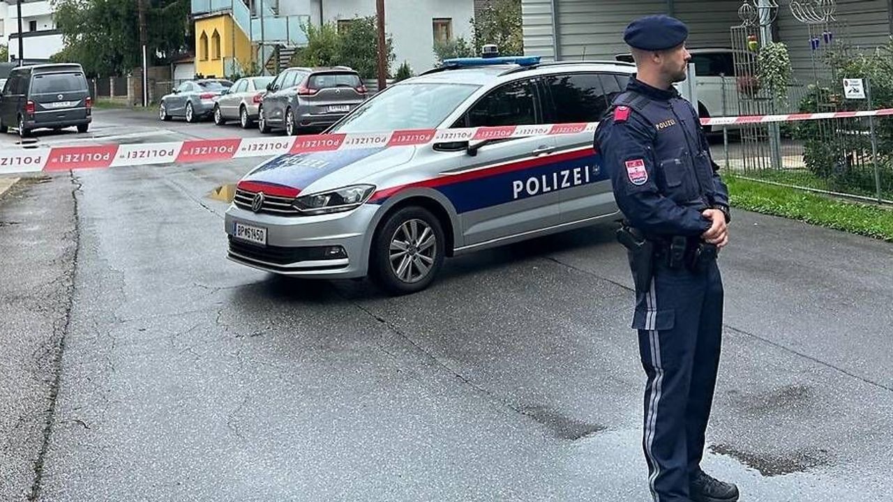 Wels’te 15 yaşındaki e-scooter sürücüsünün üzerinden silah ve uyuşturucu çıktı