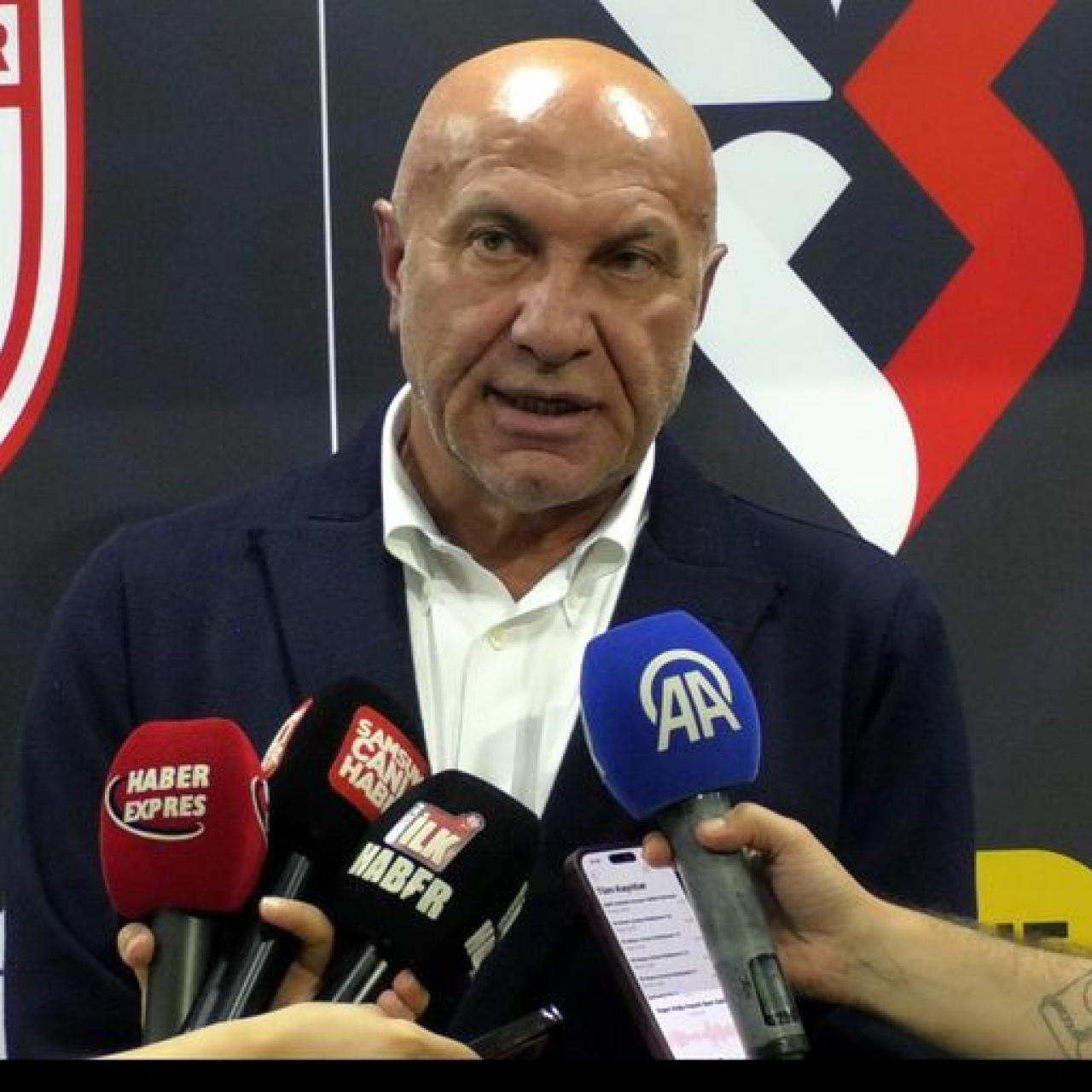 "Açık söyleyeyim hoca ile anlaşamıyoruz"