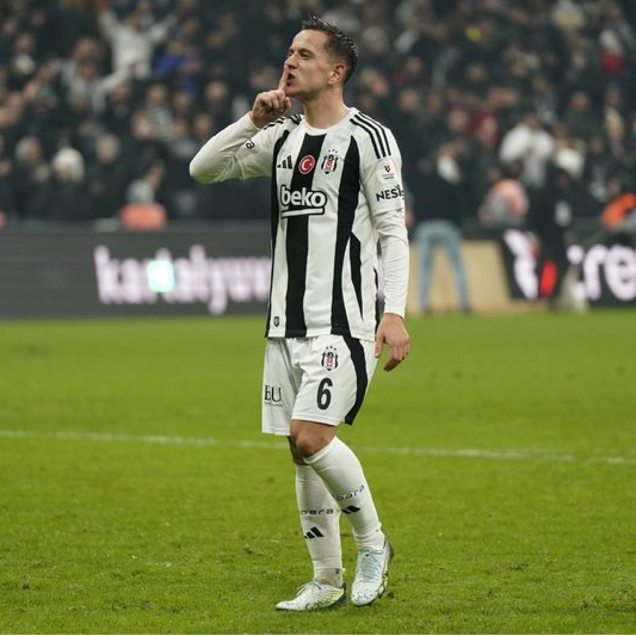 Beşiktaş, Amir ile yolları ayırdı