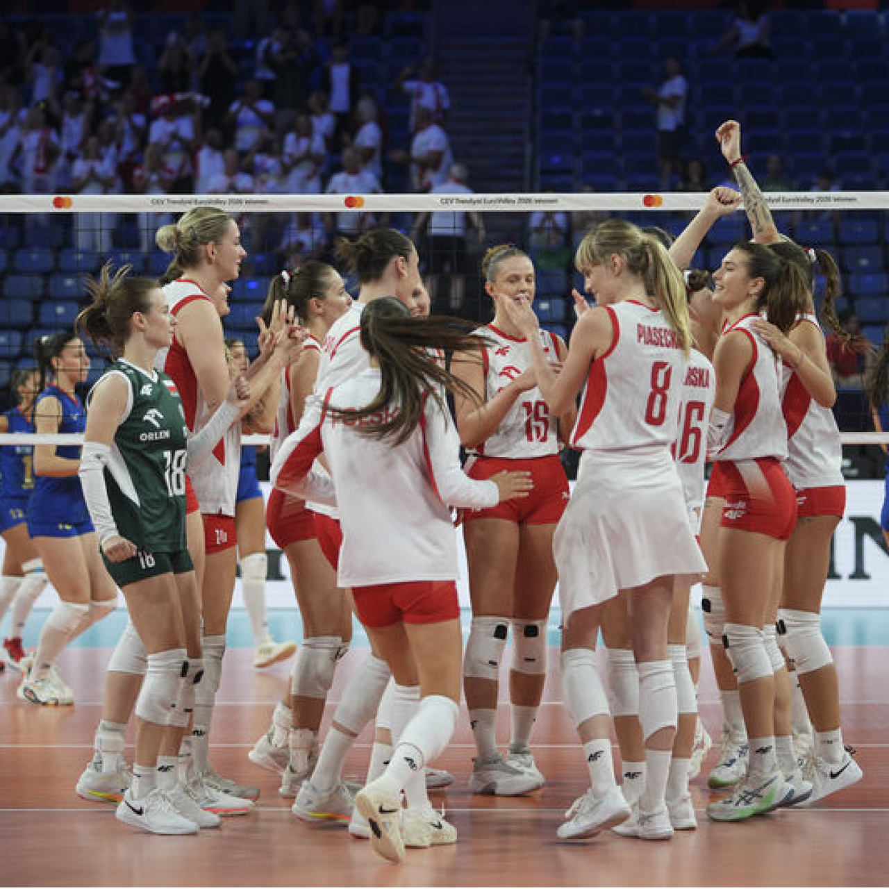 Polonya set vermeden çeyrek finalde!